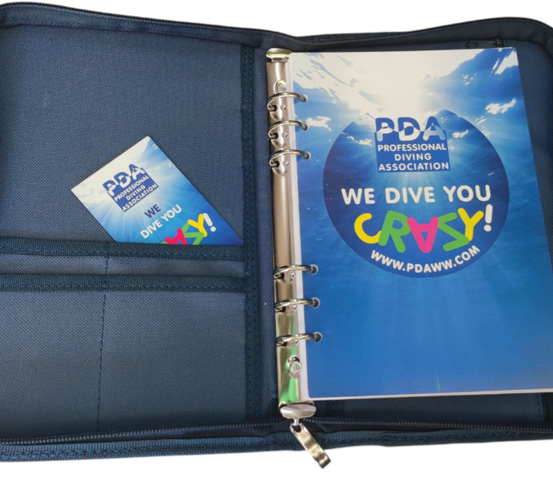 Alternative view of Taucher Logbuch PDA Divebook Binder